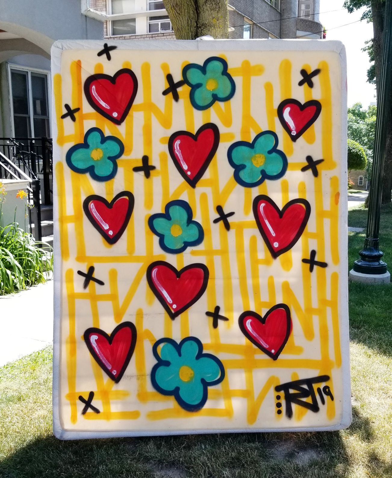 Mattress art by Triangulador